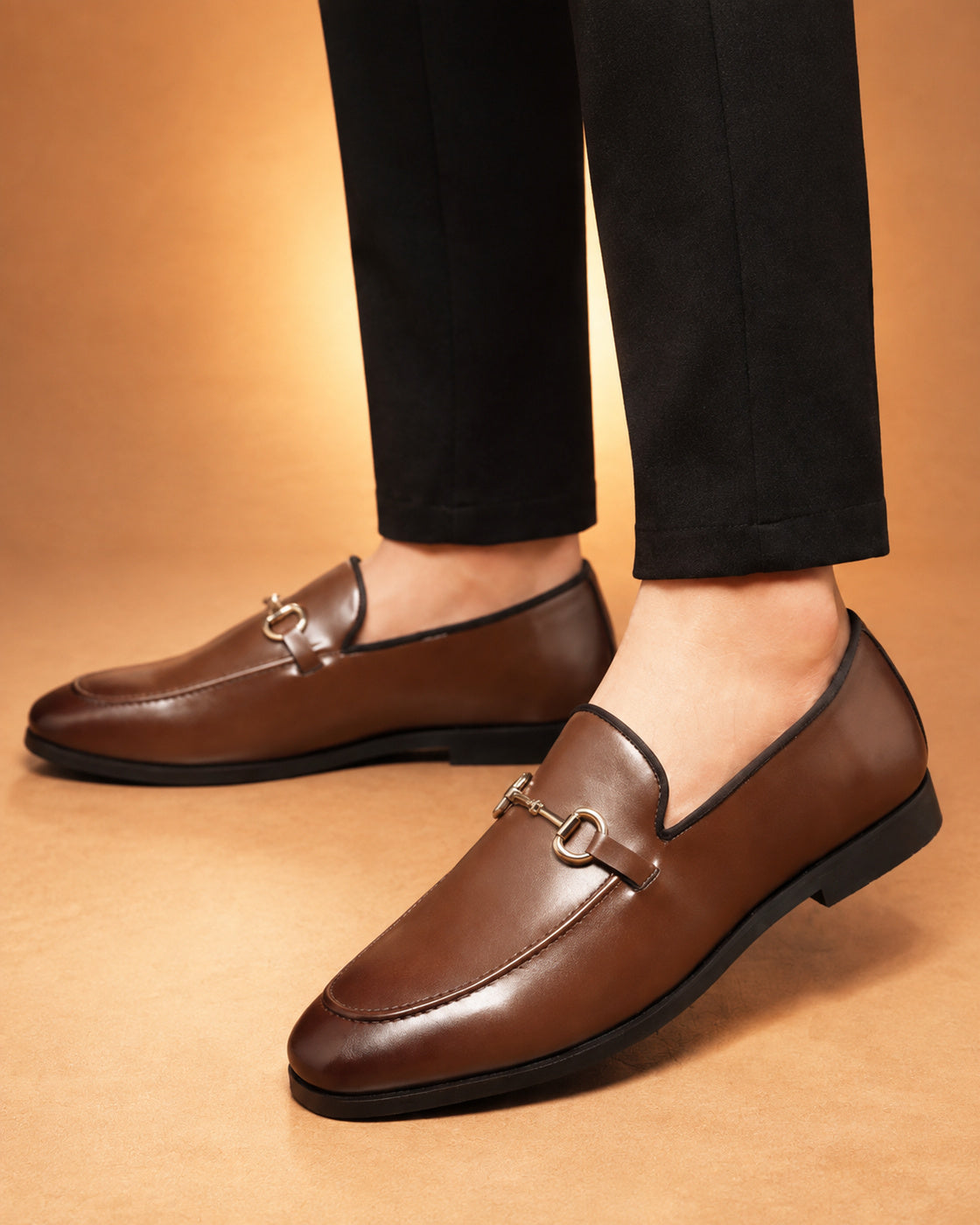 Mocassins Masculinos com Ferragem Dourada