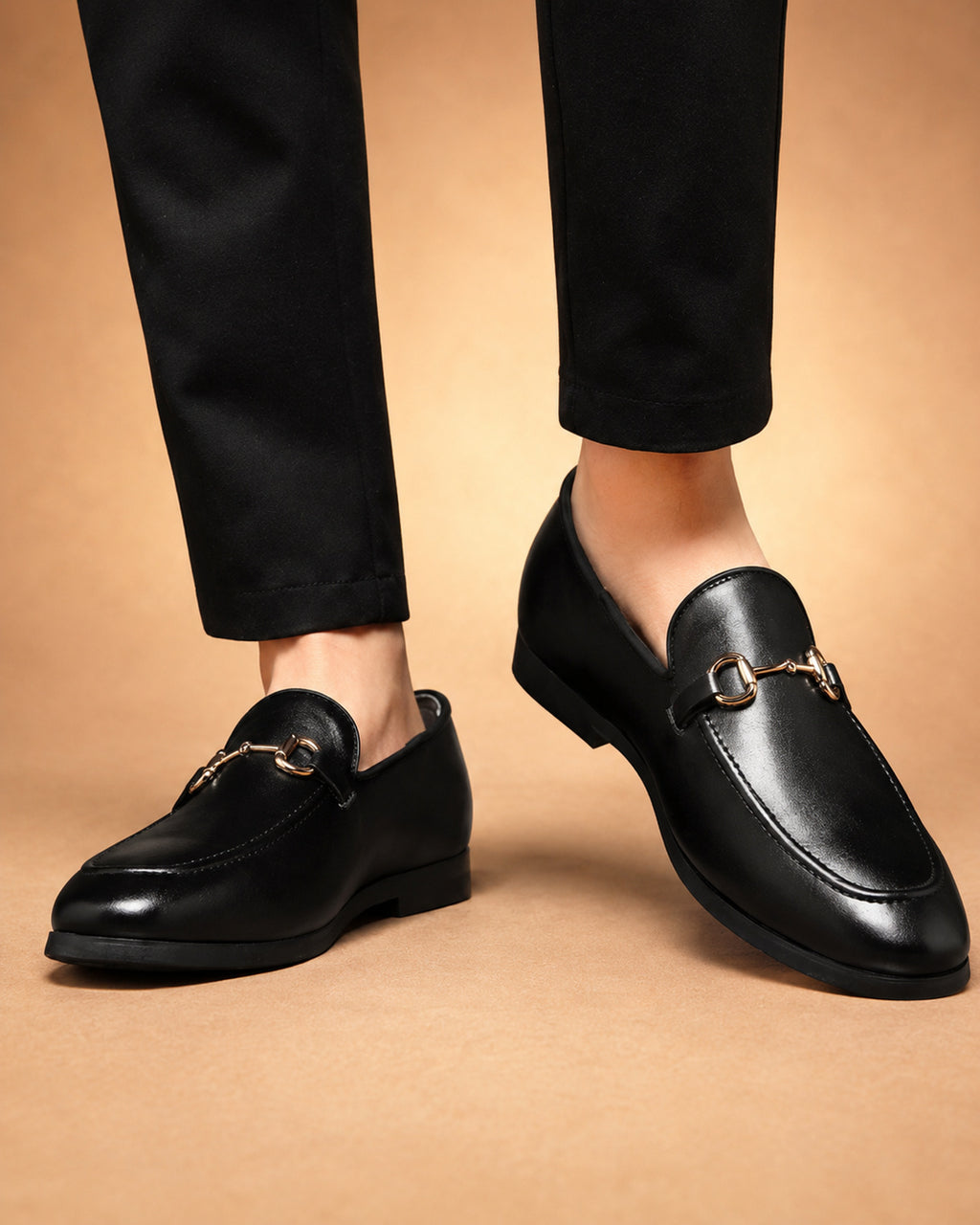 Mocassins Masculinos com Ferragem Dourada