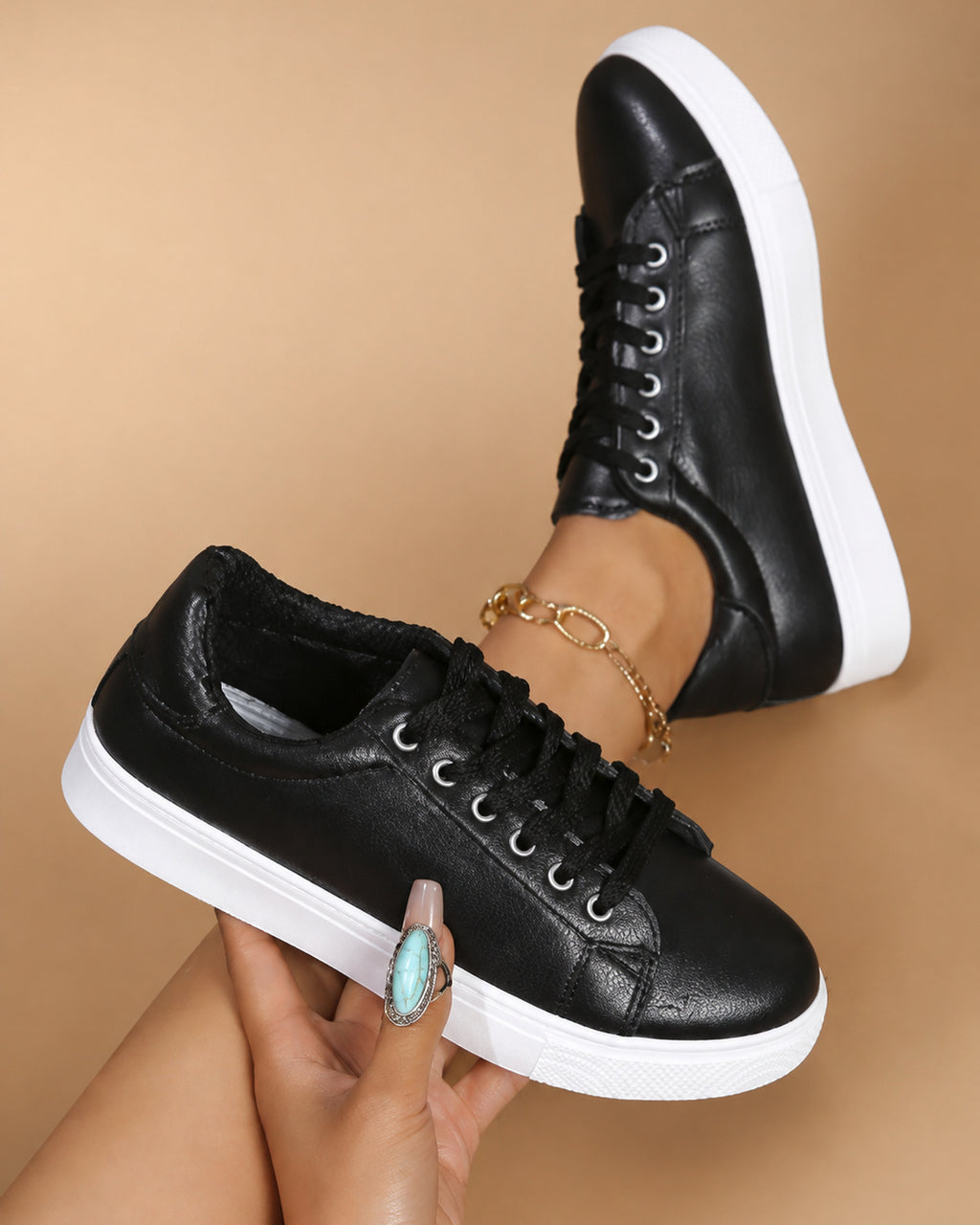Sapatilhas Essential Pretas