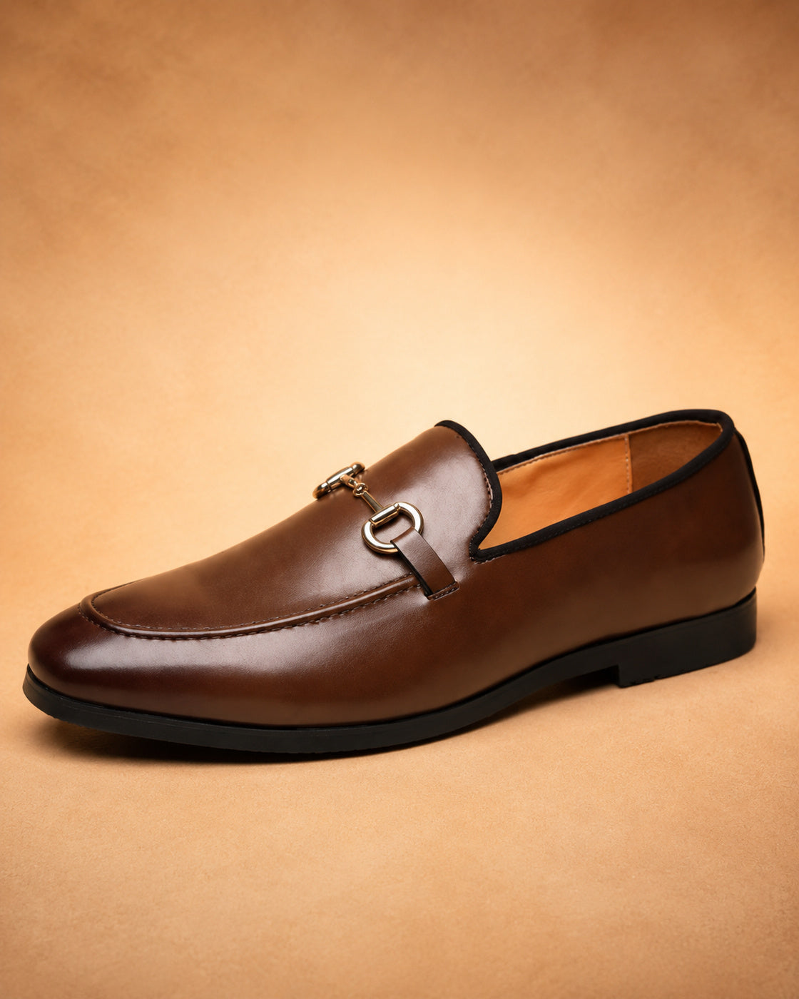 Mocassins Masculinos com Ferragem Dourada