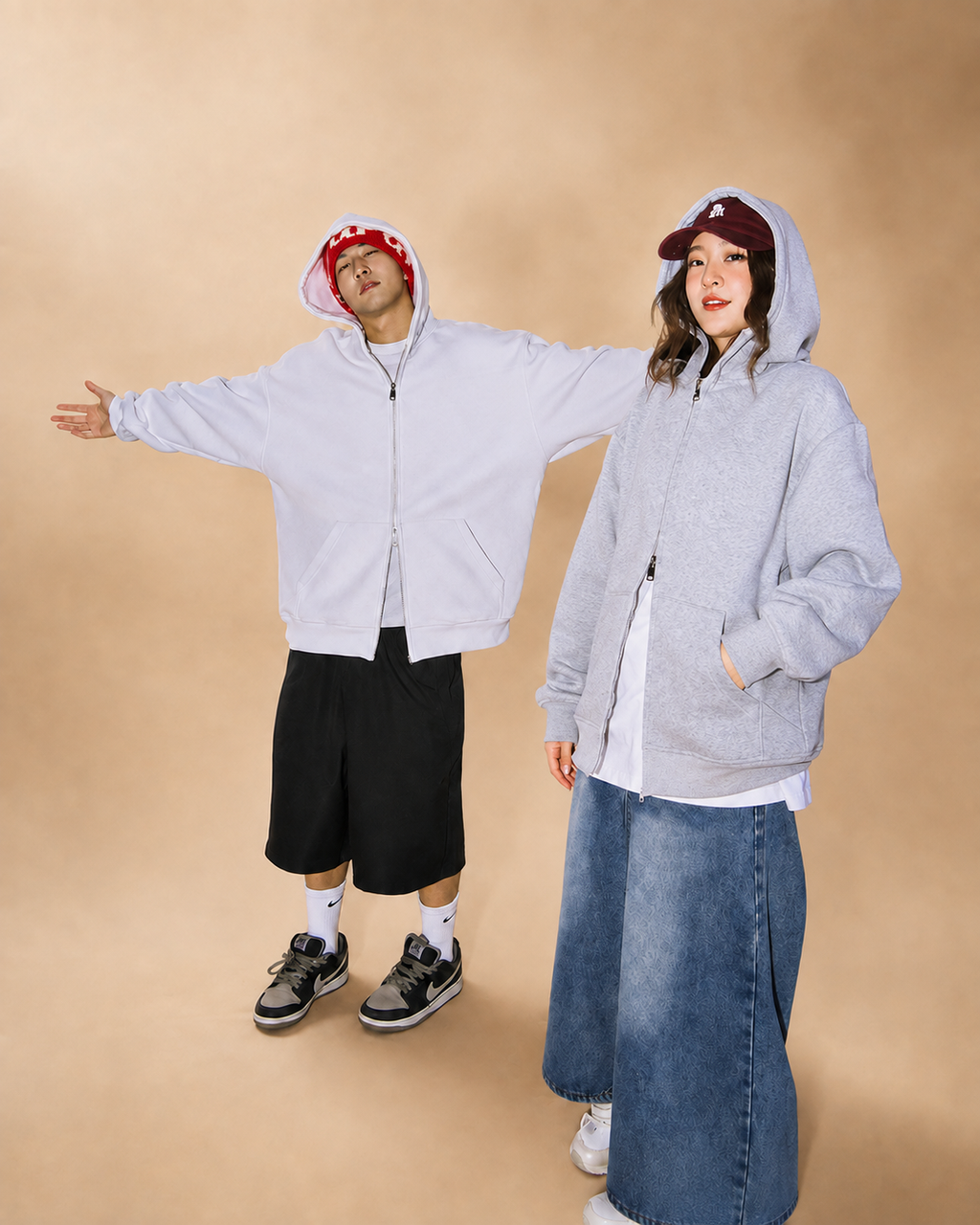 Casaco Oversized com Capuz e Fecho Duplo