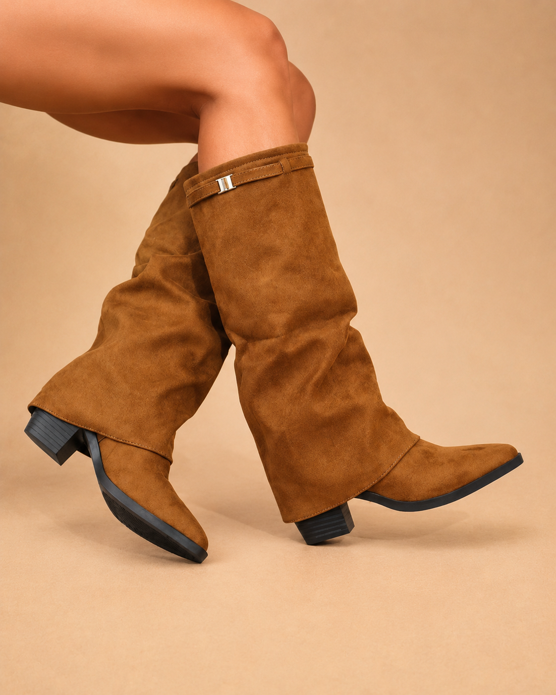 Botas Slouch de Cano Médio com Salto Bloco